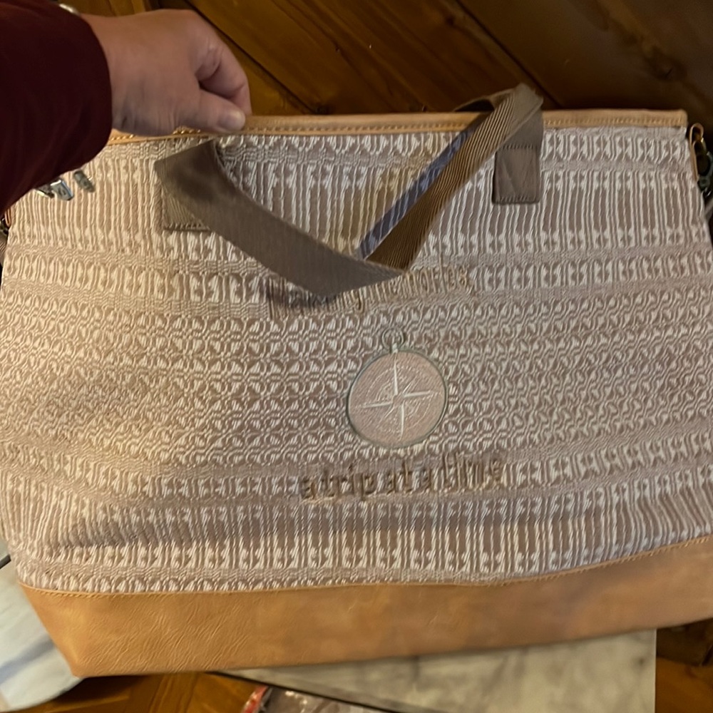 Brand new take along weekender by thirty one